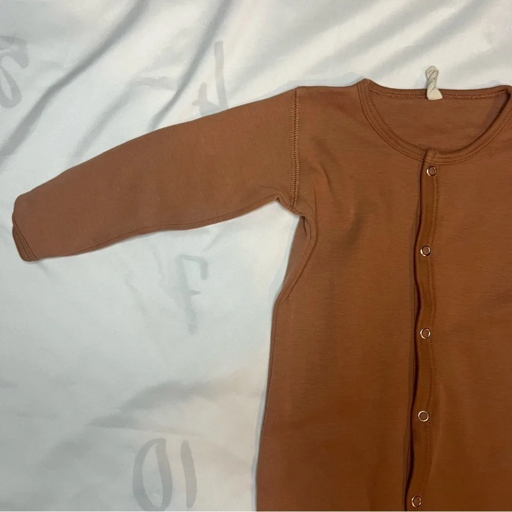 Quincy Mae Amber Full Snap Organic Cotton Footie in Size 6-12 Months
